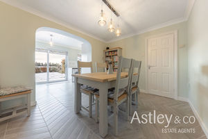 dining- click for photo gallery